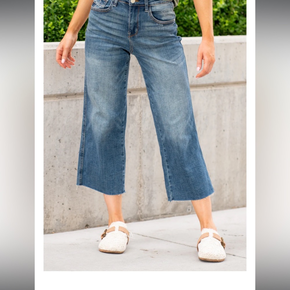 Cropped, wide-leg, high-waisted Judy Blue jeans